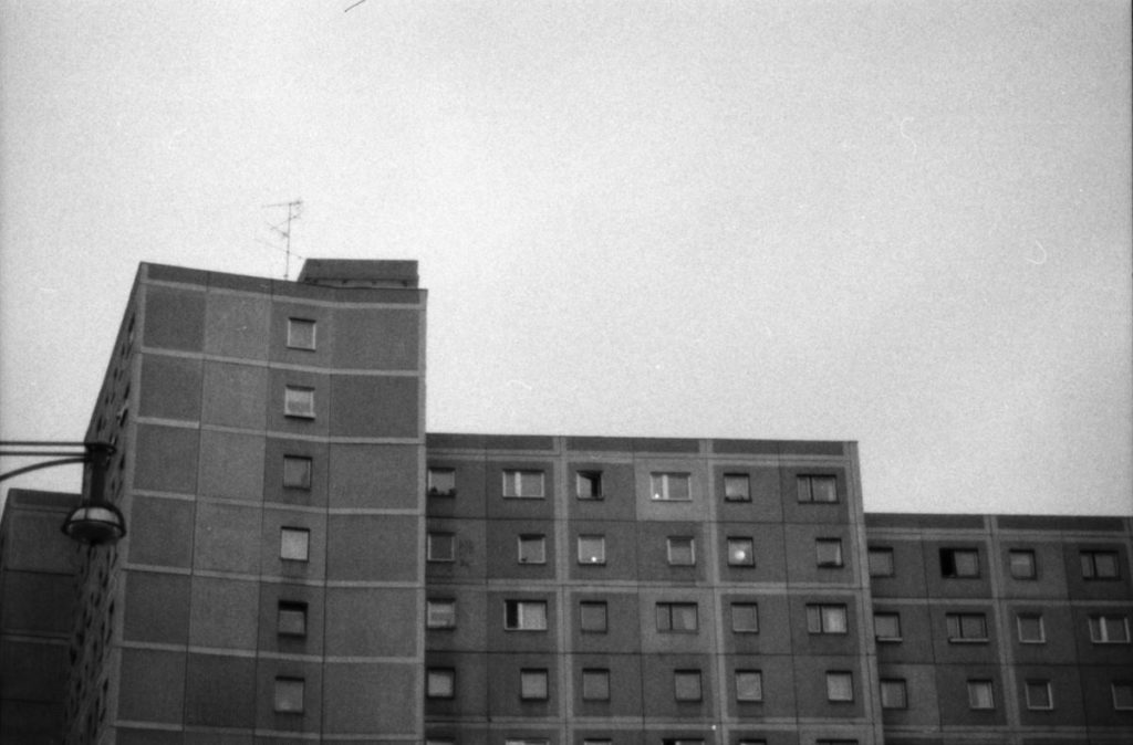 Berliner Häuserblock nähe Alex s/w
